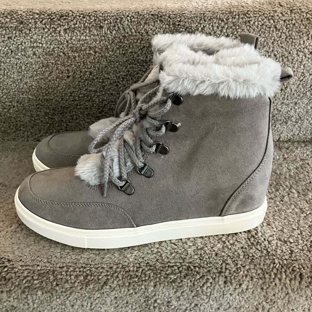 NWOB MADDEN GIRL Faux Fur Faux Suede Booties - Picture 3 of 9